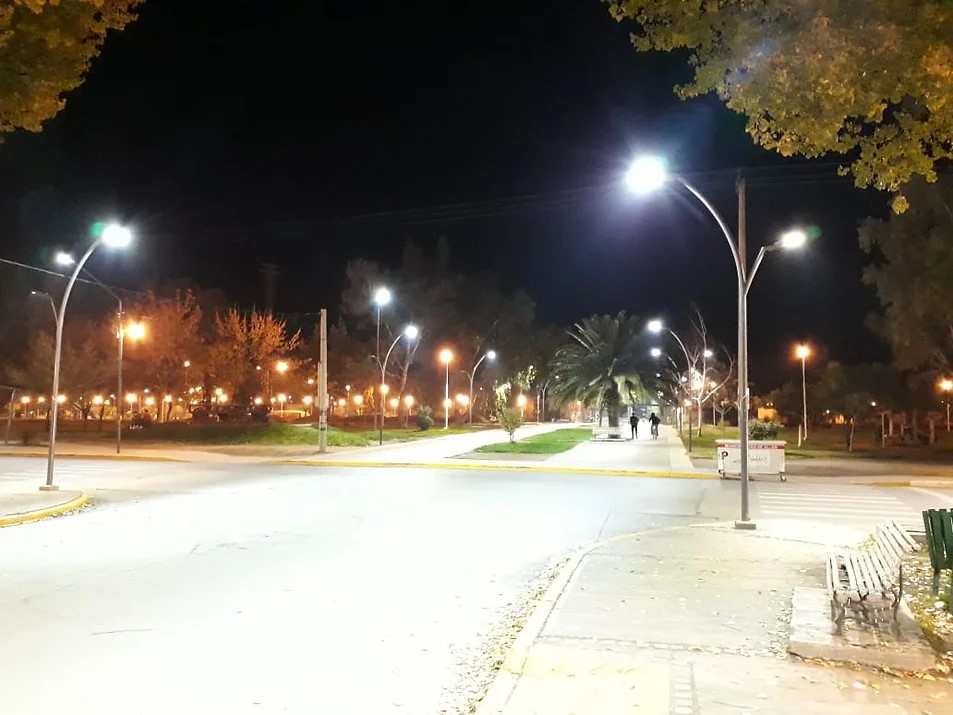 Empresa familiar argentina ignis lighting que ilumina las calles de todo el país.