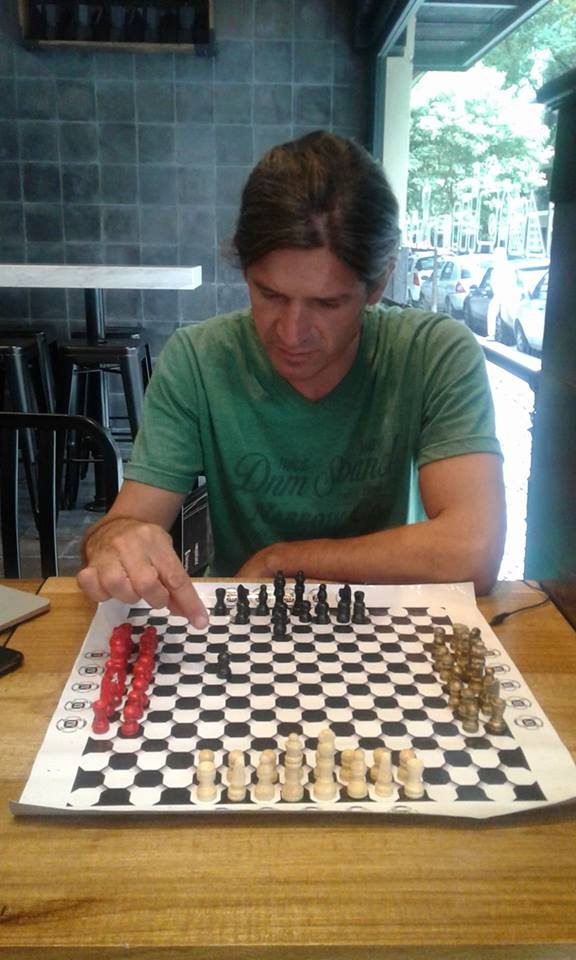 El emprendedor que quiere llevar el ajedrez a la Base Esperanza